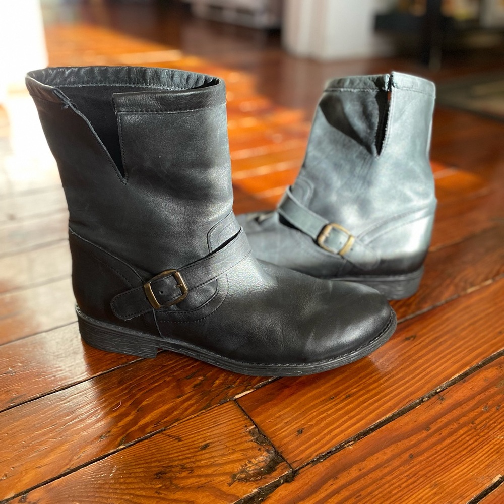 Zigi Soho Moto Black Buckle Split Top Midi Boots Size 11